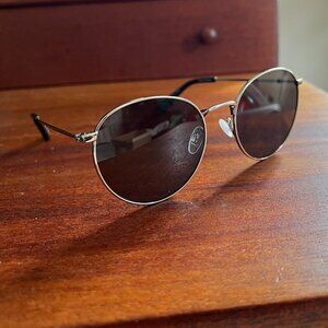 NWOT Sway Santorini Rounds sunglasses from Pela